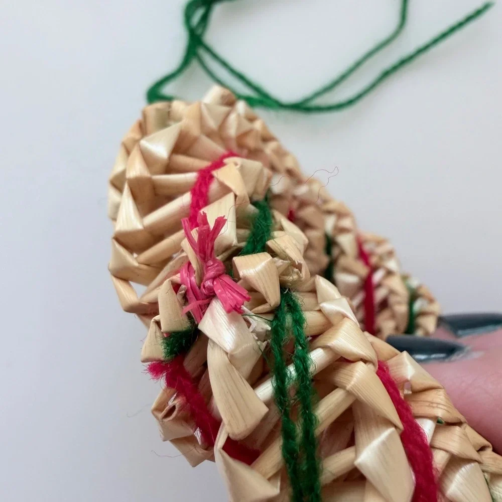 VNTG folk art Woven Straw Christmas Ornaments Set 20 Candy Canes Wreaths